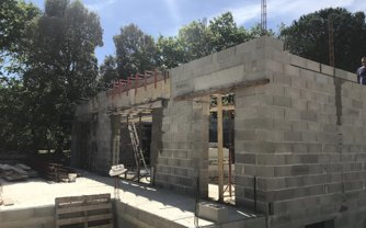 Façade de maison en cours de construction