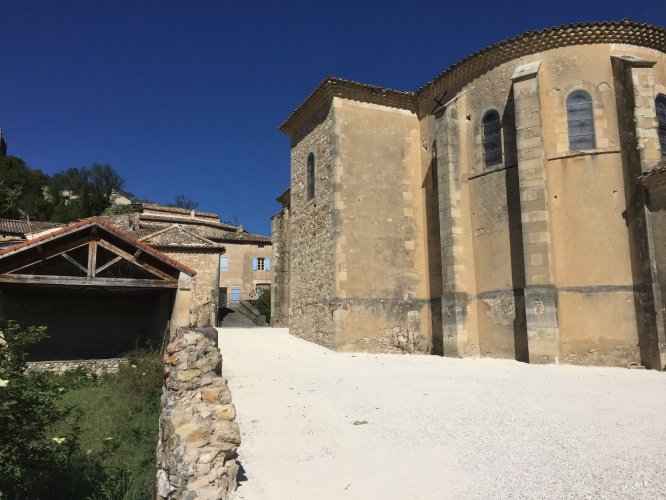 L'église de Roussas avant reconversion
